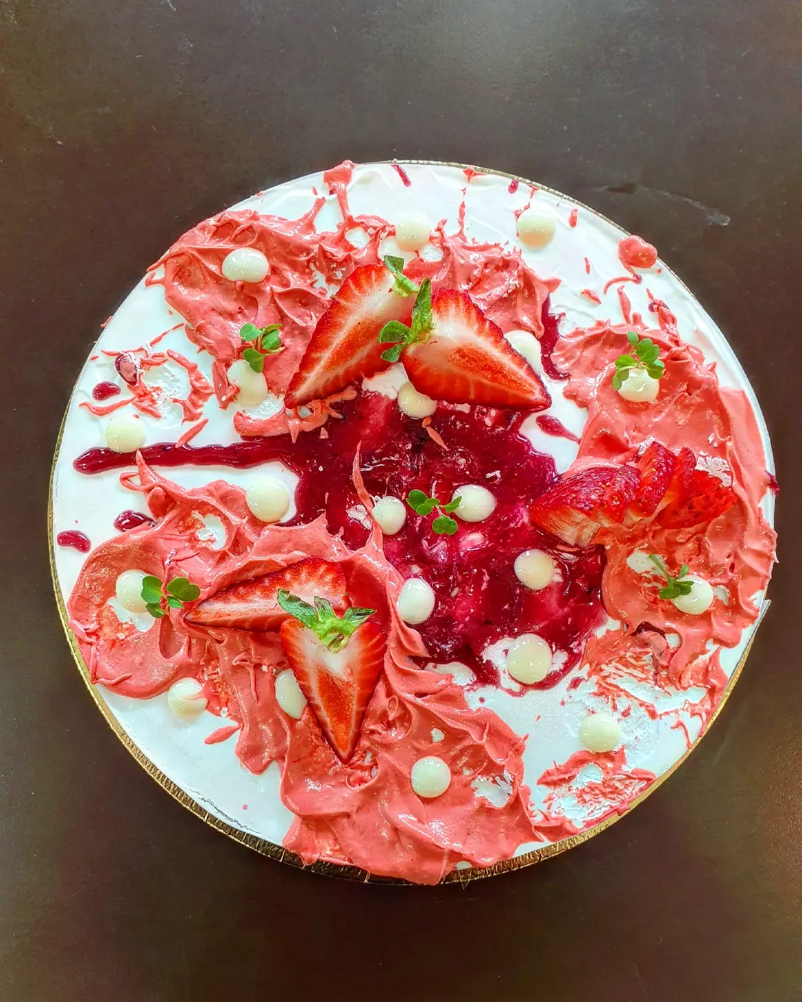 Torta gelato Fragole e Passione con crema alla fragola e cioccolato bianco